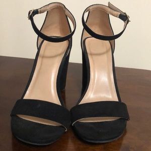 ⛔️ SOLD ⛔️ Black heels